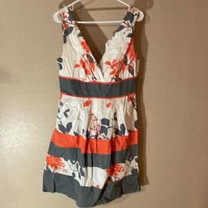Stunning sun dress in orange, gray, and white! Size 8!